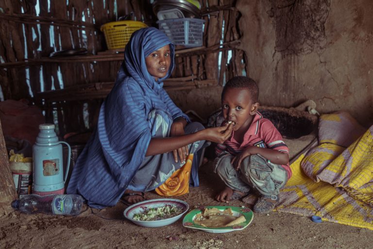 desnutricion niño mujer alimentos accion contra el hambre